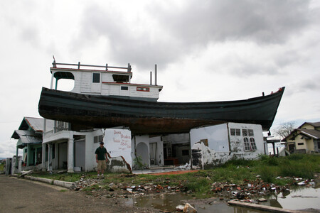 Tsunami 2004 Aftermath Aceh Indonesia 2005 Photo Ausaid 10730592474
