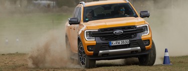 Probamos la Ford Ranger Wildtrack: la pick-up más vendida de Europa ahora es más cómoda y más potente