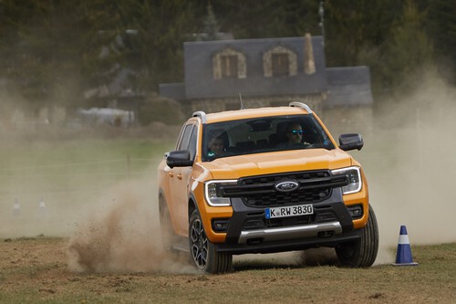 Probamos la Ford Ranger Wildtrack: la pick-up más vendida de Europa ahora es más cómoda y más potente
