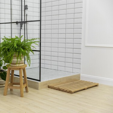 La estantería de Carrefour que ordena la ducha y no necesita taladros 