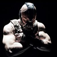 Del cine a la vida real. Tom Hardy se hace el héroe y caza a los ladrones de un scooter, ¡a pie!