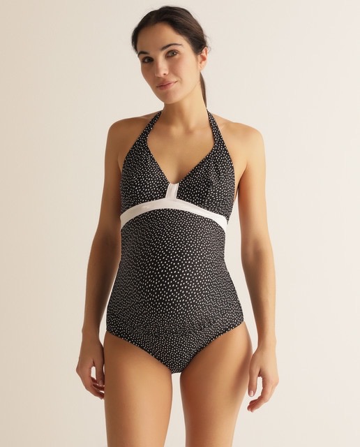 Diseño de cuello halter en blanco y negro