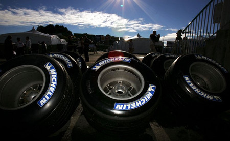 Bernie Ecclestone le quita importancia a los rumores sobre la vuelta de Michelin a la Fórmula 1
