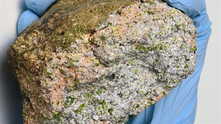 En este meteorito, el más antiguo conocido, se hallan restos del inicio del Sistema Solar