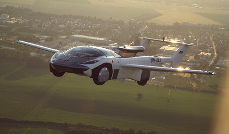 ¡Bienvenidos al futuro! El AirCar se convierte en el primer coche volador en surcar los cielos entre dos ciudades