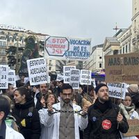 Los médicos son uno de los colectivos con mejores salarios de España y han decidido ir a la huelga. Estos son sus motivos