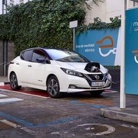 Si tienes un vehículo eléctrico de Nissan, recargarlo en una gasolinera Repsol será un 50% más barato 