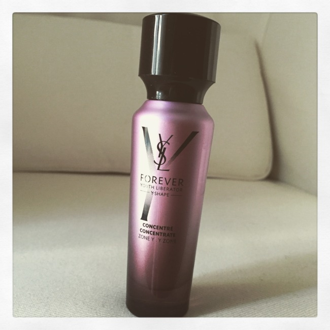 Probamos el serum y la crema de dia Yves Saint Laurent Forever Youth encantada de conocerte