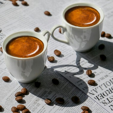 Con esta cafetera no necesitaremos molinillo ni espumador, por que los tiene integrados, y está en oferta