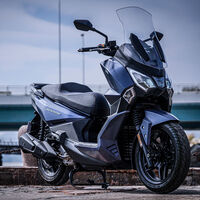 El SYM Joyride 300 es un nuevo scooter de aires deportivos para el carnet A2 por 5.199 euros