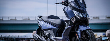 El SYM Joyride 300 es un nuevo scooter de aires deportivos para el carnet A2 por 5.199 euros