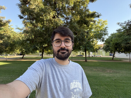 Este selfie se sacó rotando el teléfono. La diferencia con el anterior es inexistente | Imagen: Xataka