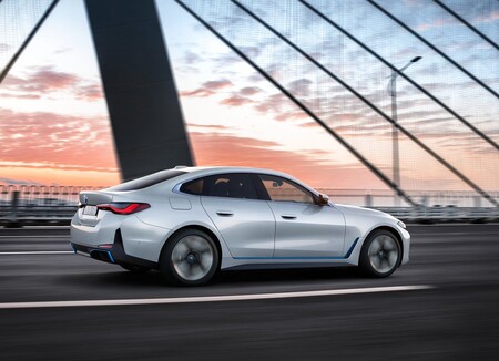 Bmw I4 2022 1600 13