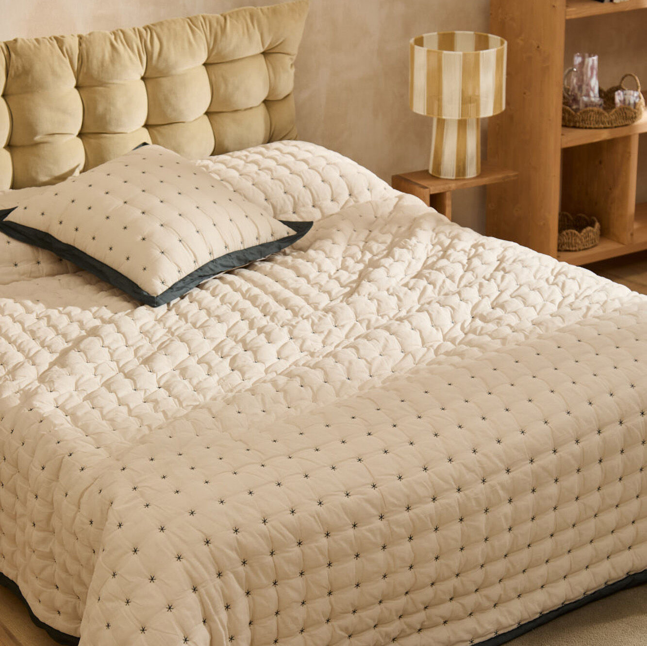 
Calma House
Colcha edredón cruda Nimes
