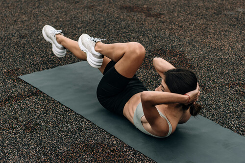 La serie original de 5 abdominales de Pilates que puedes hacer en tu casa y sin material específico