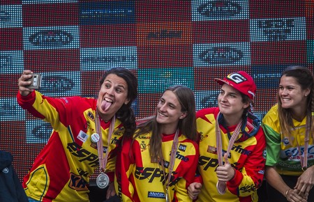 Isde16 Esp Amb 9523 Ps