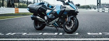 La Kawasaki de hidrógeno ya vuela en circuito. Un "humificador con ruedas" cazado en vídeo que tira más que una moto de gasolina 