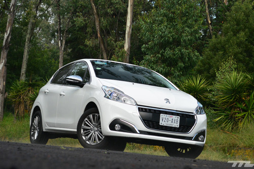 Peugeot 208 PureTech, a prueba: su motor es el mejor del mundo ¿Y lo demás?