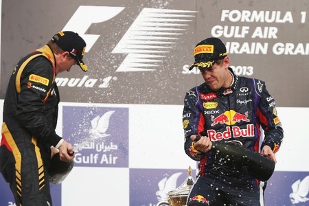 Sebastian Vettel se pasea en el Gran Premio de Baréin