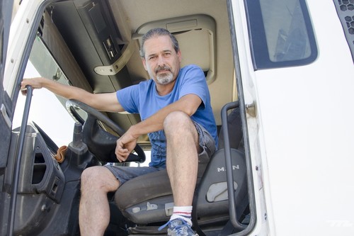 Camioneros por vocación: "No cambiaría mi oficina con ruedas por nada del mundo"