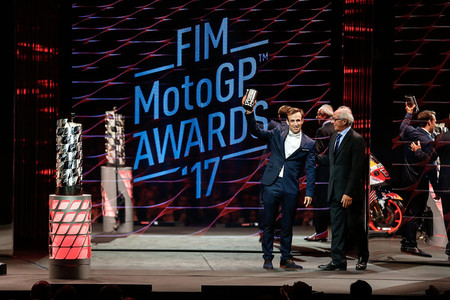 Cambios en el reglamento de MotoGP: nuevos trofeos, títulos para todos y mensajes al dashboard en tiempo real