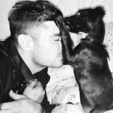 Un minuto de silencio por el perrito de Zac Efron