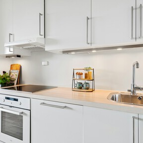 Atención, cocinas pequeñas: Ikea tiene la solución low cost para añadir encimera y aumentar el almacenaje todo en uno 