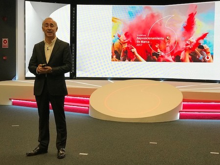 Vodafone renueva su imagen: adiós al 'Power to you', hola al 'El futuro es apasionante. Ready?'