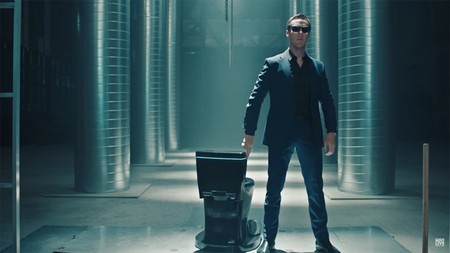 La última parodia del anuncio ‘1984’ de Apple la protagonizan Benedict Cumberbatch ...y una taza de wáter