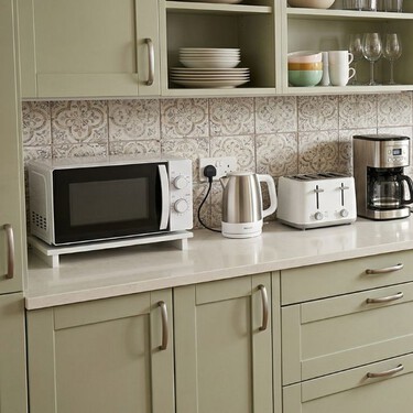 Ni remodelar ni gastar de más: el ajuste inteligente que hace tu cocina más segura para la tercera edad