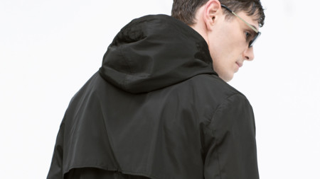 En Tendencia: La capucha como plus en un look deportivo para la temporada