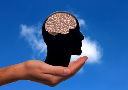 El chismorreo como motor de la evolución cognitiva (y la mentira como fuerza colectiva)