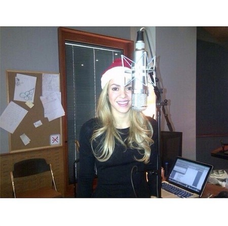 Los Reyes Magos nos dejarán bajo el árbol el nuevo disco de Shakira