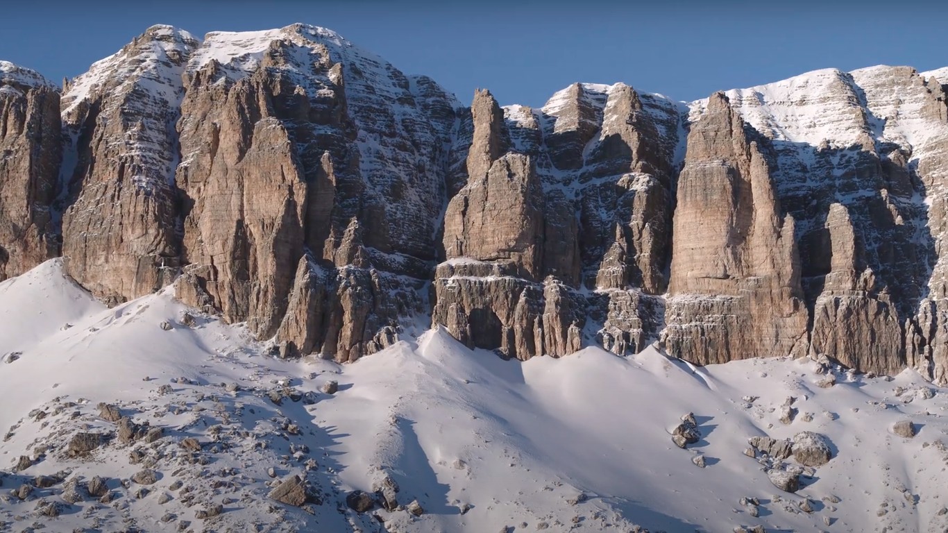 Las montañas más grandiosas de Italia a vista de dron. Vídeos inspiradores