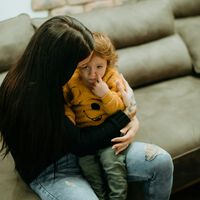 Siete frases de positivismo tóxico que solemos decir a los niños sin darnos cuenta y deberíamos evitar