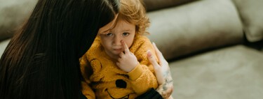 Siete frases de positivismo tóxico que solemos decir a los niños sin darnos cuenta y deberíamos evitar 
