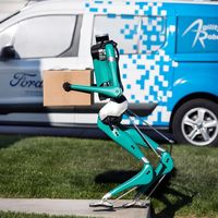 Ford Digit, el robot que trabajará codo a codo con los coches autónomos