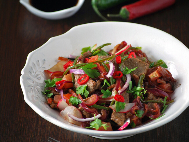 Ensalada tailandesa de ternera, receta de inspiración thai