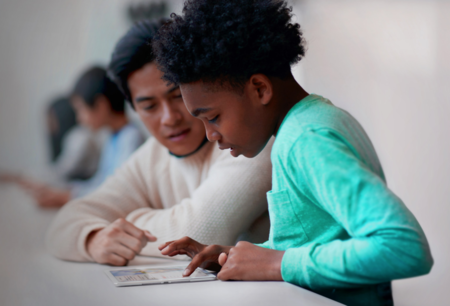 Swift Playgrounds soporta cinco nuevos idiomas, entre ellos el español latinoamericano
