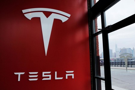 Doug Field vuelve a Apple después de dejar Tesla, trabajará en el proyecto Titan