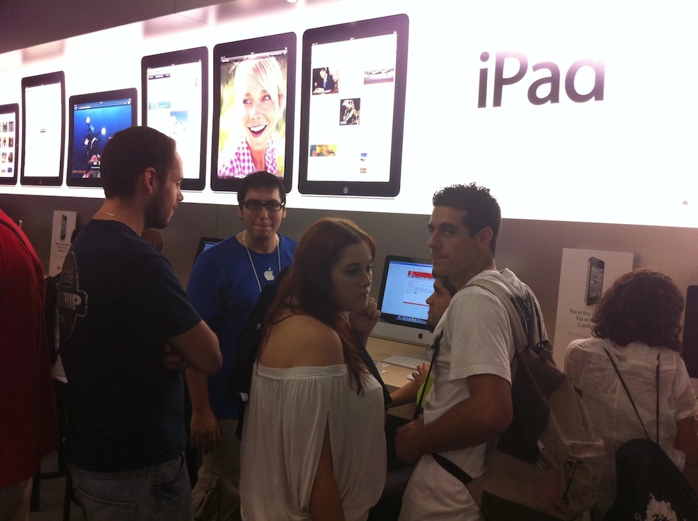 Foto de Inauguración Apple Store La Maquinista (86/93)