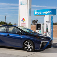 Hay marcas que están invirtiendo millonadas para que el coche de hidrógeno sea una solución real. Actualmente no funciona; posiblemente no lo hará nunca