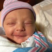 Acudió al hospital porque creía que tenía cálculos renales y media hora después dió a luz a su bebé