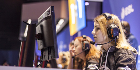 Más de mil millones de mujeres juegan o disfrutan con los videojuegos, según Newzoo. Un 46% de la comunidad de jugadores