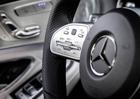 Mercedes-Benz C200