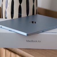 Buscando una funda para MacBook me quedo con esta de TomNoc: no es nada cara y viene hasta con una bolsa aparte para accesorios 