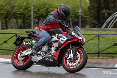 Probamos la Aprilia Tuono 660: una naked para el carnet A2 que se separa de la RS 660 por equipamiento y no tanto en precio