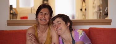 "Daños colaterales": el fantástico e hilarante cortometraje de dos mujeres con sus bebés dormidas 