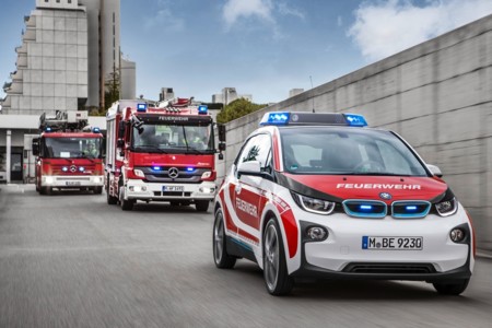 Algunos BMW i3 lo mismo te dan dinero que te apagan un fuego
