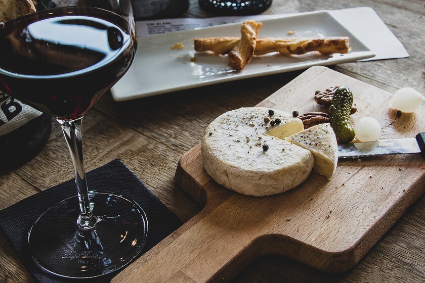 Five Ideal Gifts For Cheese Lovers Bullfrag